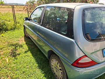 lancia y