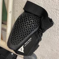 Maglietta DAINESE AUXAGON TECH + ginocchiere TRAIL