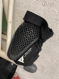 Maglietta DAINESE AUXAGON TECH + ginocchiere TRAIL