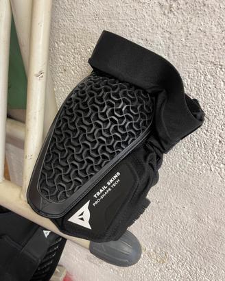 Maglietta DAINESE AUXAGON TECH + ginocchiere TRAIL
