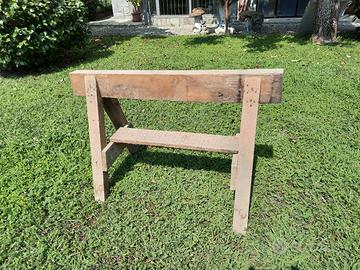 Vecchi cavalletti in legno