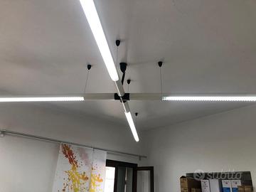 Plafoniera a 4 bracci con lampade Led