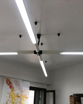 Plafoniera a 4 bracci con lampade Led