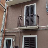 Casa singola arredata con garage Bronte