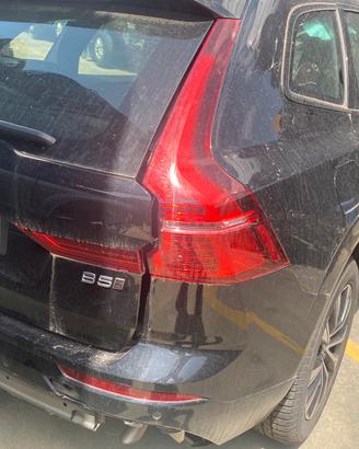 Ricambi usati per Volvo XC60 2.0D 4WD del 2022