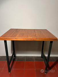 Tavolino metallo e legno rustico