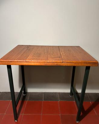 Tavolino metallo e legno rustico