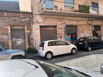 Negozio 2 luci via G. Finocchiaro