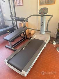 Technogym tapis roulant e attrezzatura