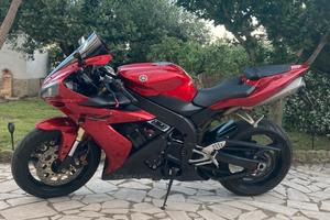 Yamaha r1