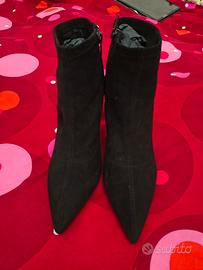 tronchetti scamosciati neri Roma eur