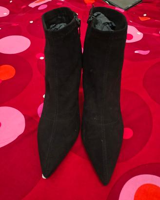 tronchetti scamosciati neri Roma eur