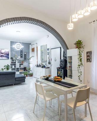 Indipendente bilivelli con cortile non mutuabile