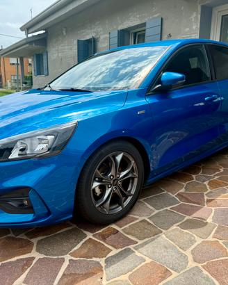Ford Focus ST-Line Automatica – Gomme Nuove