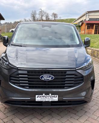 Ford Transit Custom doppia cabina 6 Posti titanum 