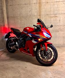 Honda CBR650R E-Clutch 2024
