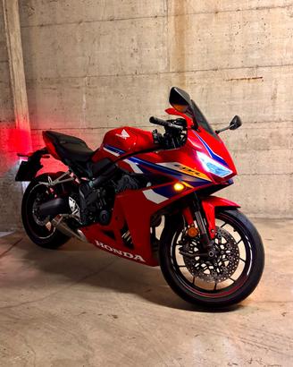 Honda CBR650R E-Clutch 2024