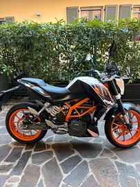 KTM DUKE390 2016