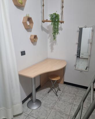 scrivania angolare salvaspazio legno  chiaro