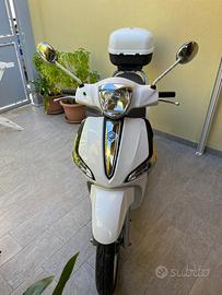 Liberty 150 ABS bianco