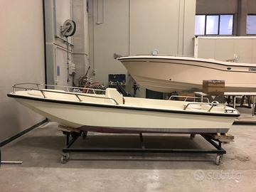 Open Hellas 550 completamente restaurato