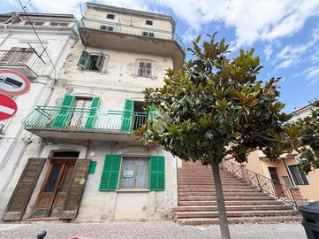 CASA SEMINDIPENDENTE A CASTEL FRENTANO