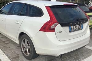 Volvo V60 solo 120 mila km Momentum fullll