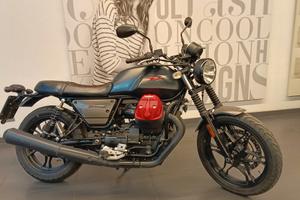 Moto Guzzi V7 III CARBON