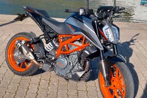 KTM Duke 390 