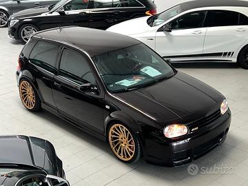 Volkswagen Golf R32