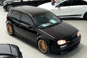 Volkswagen Golf R32