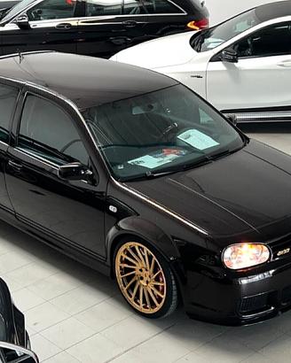 Volkswagen Golf R32