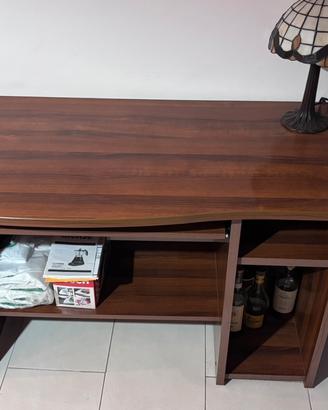 Scrivania in legno