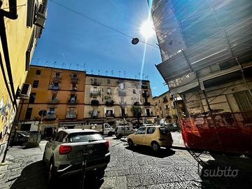 AUTORIMESSA A NAPOLI