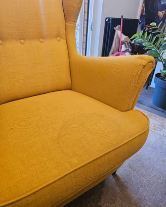 Poltrona STRANDMON ikea con poggiapiedi abbinato