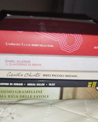 Lotto 5 libri e fumetti: Eco, Allende, Christie