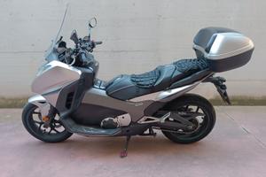 Honda Integra 750 S