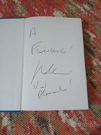 Libro autografato "0gni attimo è nostro"