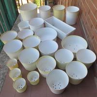 Lotto: 24 vasi di plastica BIANCHI 10-26 cm