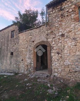 CASA DI CORTE A VEROLI