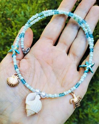 Collana con perline e conchiglie 