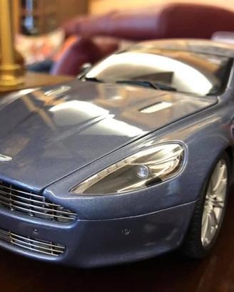 Aston Martin Autoart 1/18