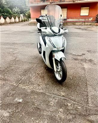 Honda sh 350