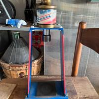 Tappatrice pneumatica