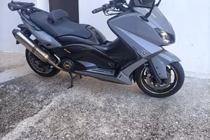 Yamaha tmax 530