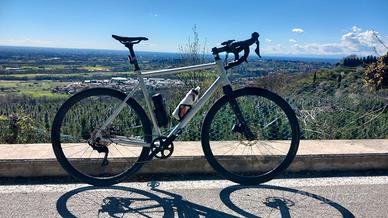 Bici corsa + Bici gravel + Ricambi - Svuoto box