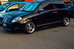 Lancia ypsilon
