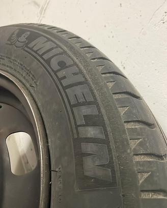 Pneumatici auto estivi con cerchioni in ferro