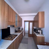 Cucina lineare color noce misura 3.85