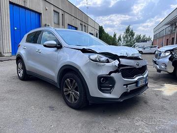 KIA SPORTAGE SINISTRATA 2016